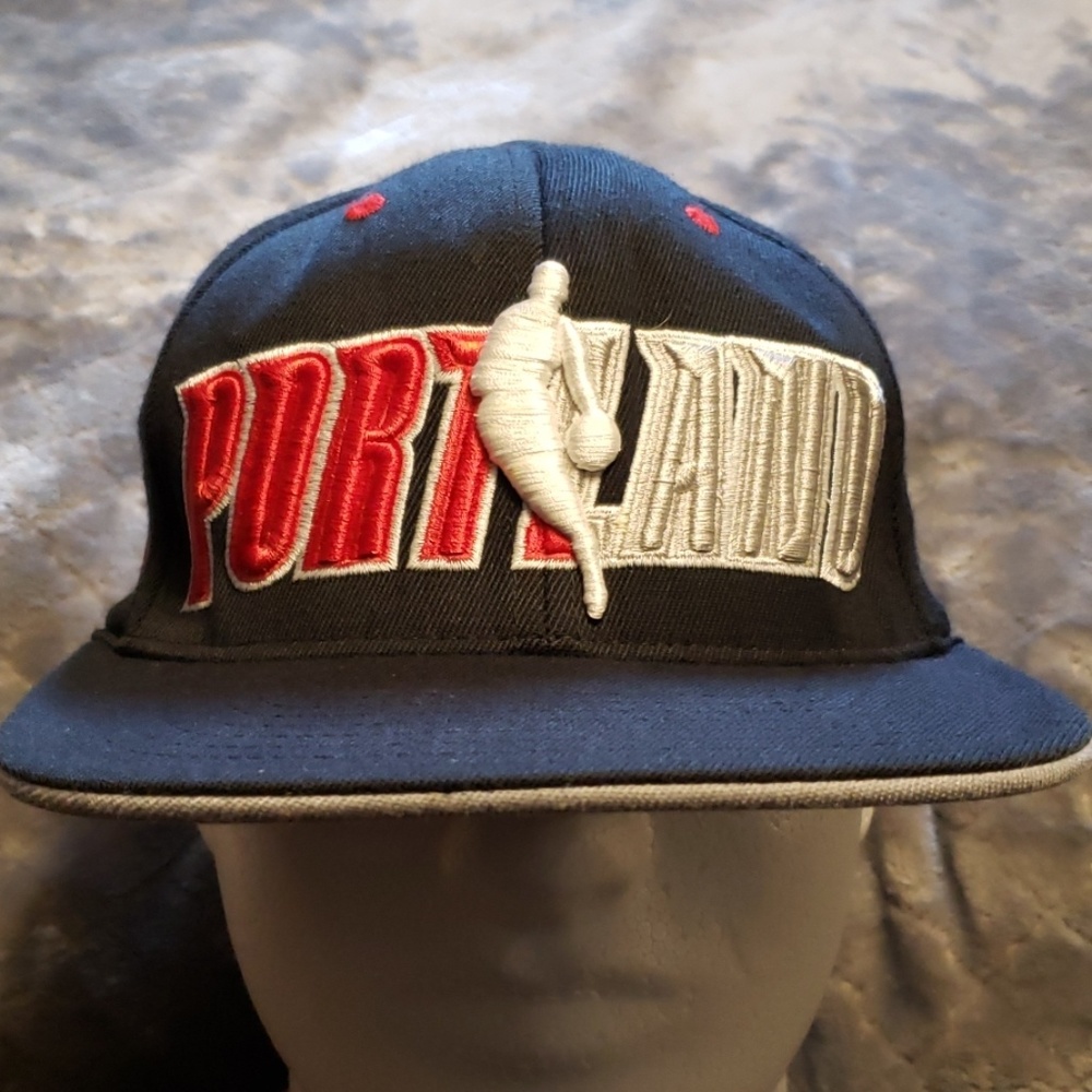 Portland blazer hat sz  S/M